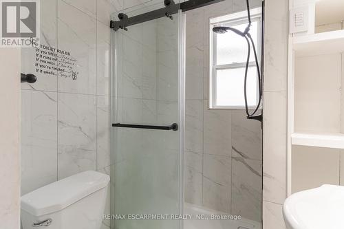 200 Tragina Avenue N, Hamilton (Homeside), ON - Indoor Photo Showing Bathroom