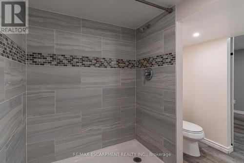 200 Tragina Avenue N, Hamilton (Homeside), ON - Indoor Photo Showing Bathroom