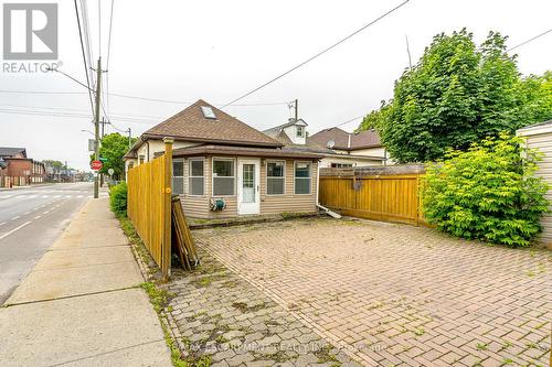 200 Tragina Avenue N, Hamilton (Homeside), ON - Outdoor