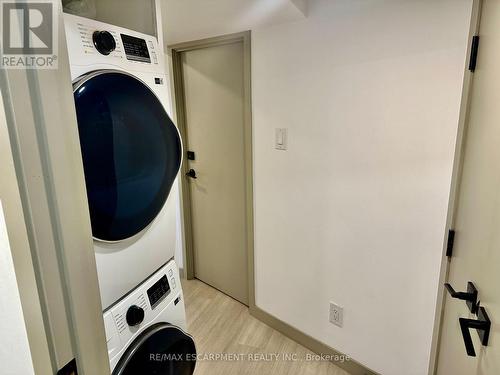 Lower - 11 Randall Avenue, Hamilton, ON - Indoor Photo Showing Laundry Room