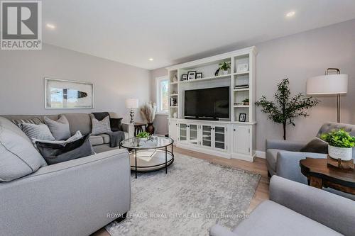 97 Ellenville Crescent, Guelph/Eramosa, ON - Indoor Photo Showing Living Room