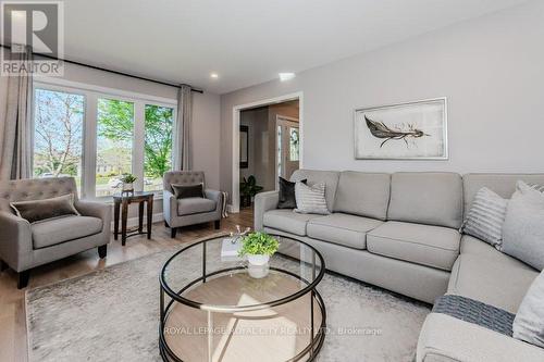 97 Ellenville Crescent, Guelph/Eramosa, ON - Indoor Photo Showing Living Room