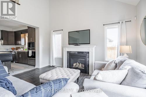 9469 Tallgrass Avenue, Niagara Falls, ON - Indoor Photo Showing Other Room With Fireplace