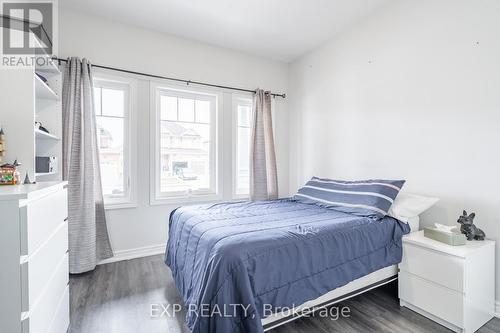 9469 Tallgrass Avenue, Niagara Falls, ON - Indoor Photo Showing Bedroom