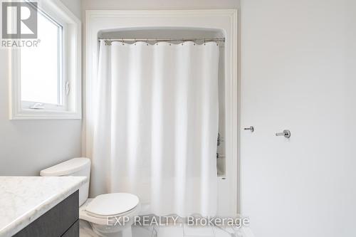 9469 Tallgrass Avenue, Niagara Falls, ON - Indoor Photo Showing Bathroom