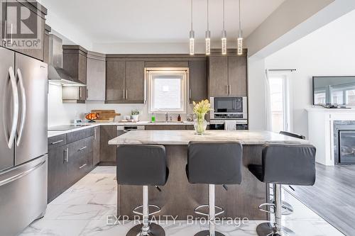 9469 Tallgrass Avenue, Niagara Falls, ON - Indoor Photo Showing Kitchen With Upgraded Kitchen