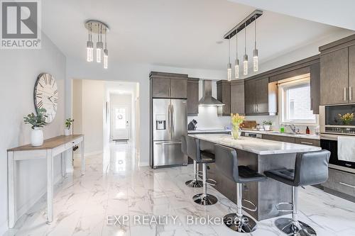 9469 Tallgrass Avenue, Niagara Falls, ON - Indoor Photo Showing Kitchen With Upgraded Kitchen