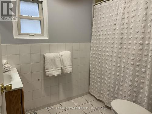 515 Mary Street, Hamilton, ON - Indoor Photo Showing Bathroom