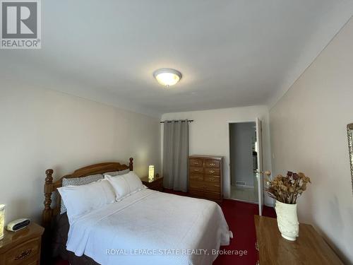 515 Mary Street, Hamilton, ON - Indoor Photo Showing Bedroom