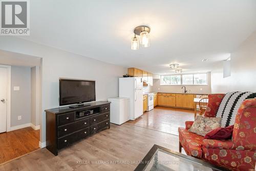 14 Ellingwood Avenue, Hamilton, ON - Indoor Photo Showing Living Room