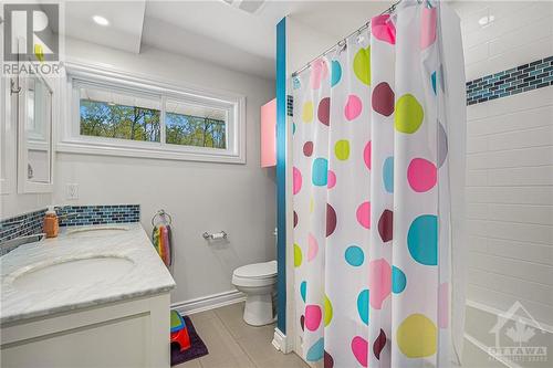 4120 Riverside Drive Unit#K, Ottawa, ON - Indoor Photo Showing Bathroom