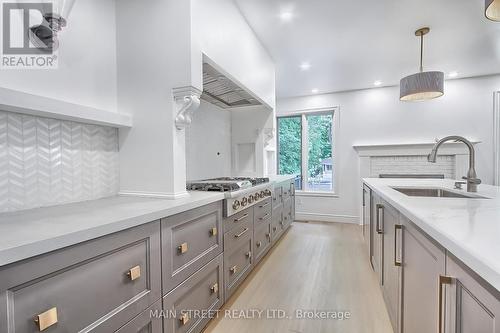 443 Sunnidale Road, Barrie (West Bayfield), ON - Indoor Photo Showing Kitchen