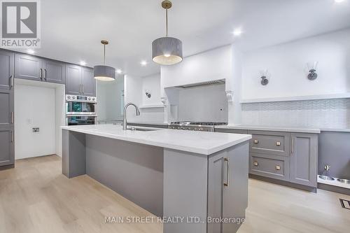 443 Sunnidale Road, Barrie (West Bayfield), ON - Indoor Photo Showing Kitchen With Upgraded Kitchen