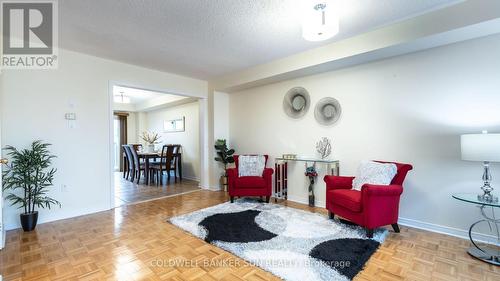 791 Candlestick Circle, Mississauga, ON - Indoor Photo Showing Living Room