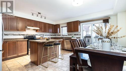 791 Candlestick Circle, Mississauga, ON - Indoor Photo Showing Kitchen