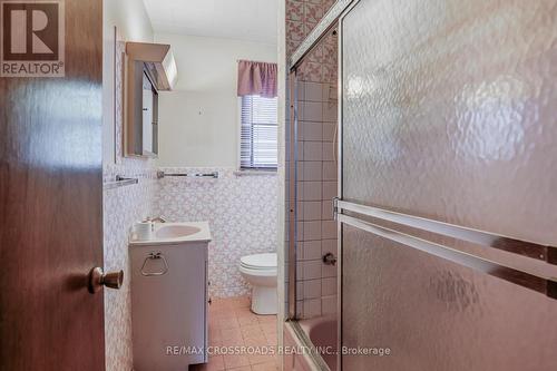216 Livingstone Avenue, Toronto, ON - Indoor Photo Showing Bathroom