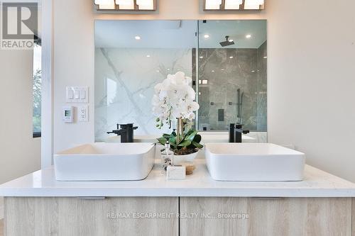 1459 Petrie Way, Mississauga, ON - Indoor Photo Showing Bathroom