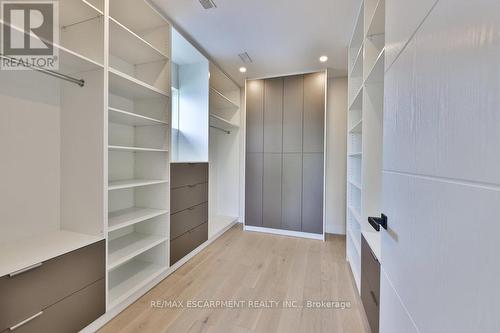 1459 Petrie Way, Mississauga, ON - Indoor With Storage
