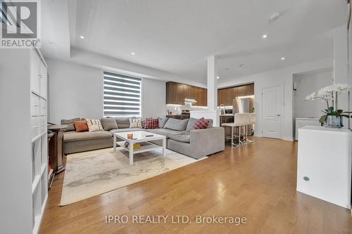 1 - 62 Preston Meadow Avenue, Mississauga, ON - Indoor Photo Showing Living Room