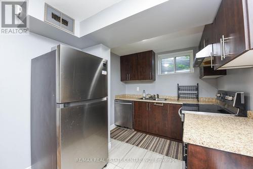 148 Primrose Crescent, Brampton, ON - Indoor Photo Showing Kitchen With Double Sink