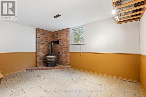 1634 Winterhaven Road, Mississauga, ON - Indoor Photo Showing Other Room With Fireplace