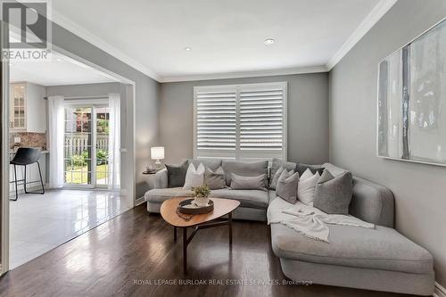 1161 Carol Street, Burlington, ON - Indoor Photo Showing Living Room