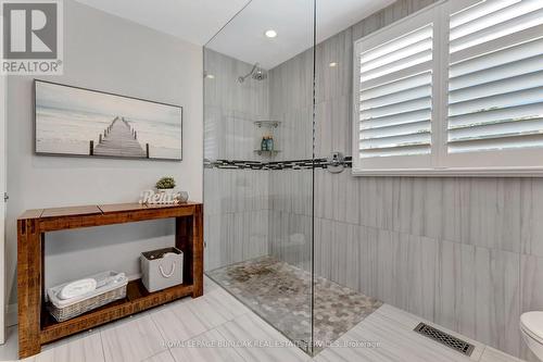 1161 Carol Street, Burlington, ON - Indoor Photo Showing Bathroom