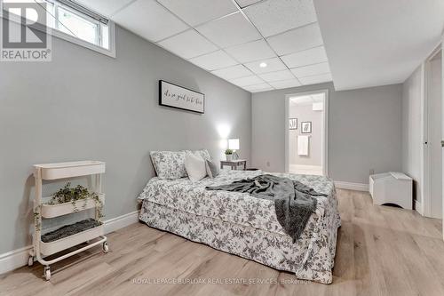 1161 Carol Street, Burlington, ON - Indoor Photo Showing Bedroom