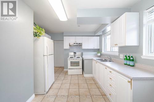 7333 Darcel Avenue, Mississauga, ON - Indoor Photo Showing Kitchen With Double Sink