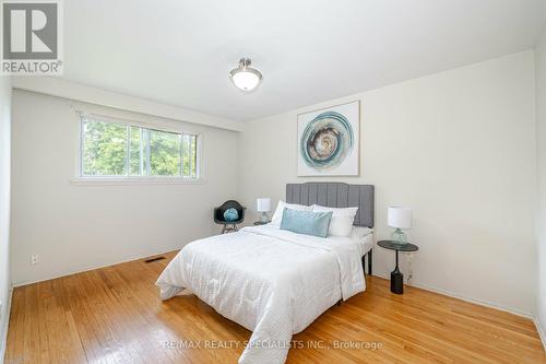 7333 Darcel Avenue, Mississauga, ON - Indoor Photo Showing Bedroom