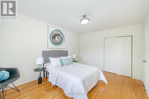 7333 Darcel Avenue, Mississauga, ON - Indoor Photo Showing Bedroom