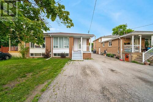 7333 Darcel Avenue, Mississauga, ON - Outdoor With Deck Patio Veranda With Facade