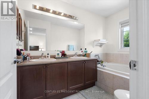 11 Sorbonne Drive, Brampton, ON - Indoor Photo Showing Bathroom
