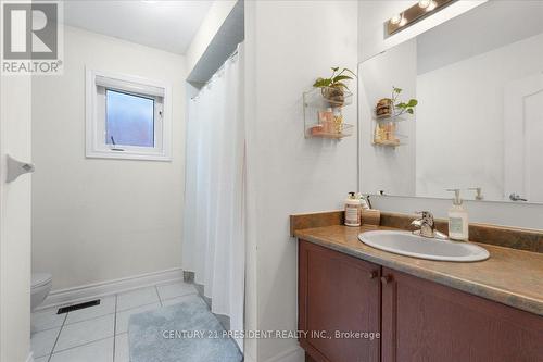 11 Sorbonne Drive, Brampton, ON - Indoor Photo Showing Bathroom