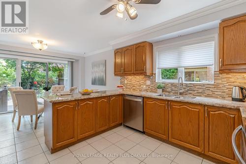 5315 Russell View Road, Mississauga, ON - Indoor Photo Showing Kitchen With Double Sink