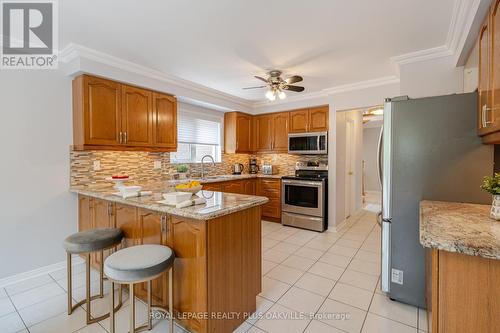 5315 Russell View Road, Mississauga, ON - Indoor Photo Showing Kitchen