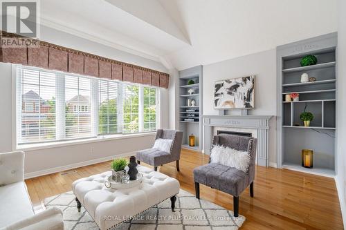 5315 Russell View Road, Mississauga, ON - Indoor Photo Showing Living Room With Fireplace