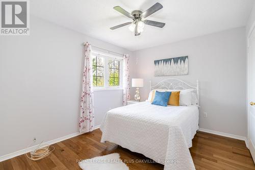 5315 Russell View Road, Mississauga, ON - Indoor Photo Showing Bedroom