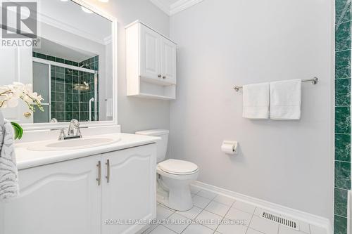 5315 Russell View Road, Mississauga, ON - Indoor Photo Showing Bathroom