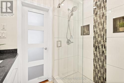 31 Lilian Drive, Toronto, ON - Indoor Photo Showing Bathroom