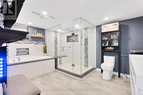 31 Lilian Drive, Toronto, ON - Indoor Photo Showing Bathroom