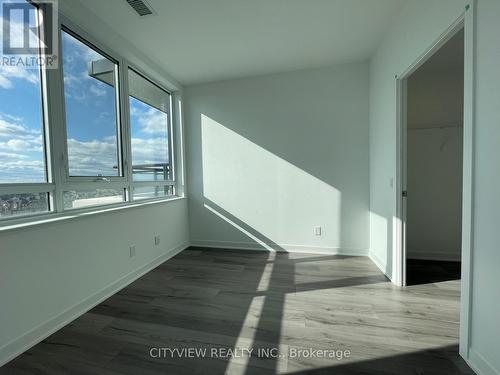 Lph05 - 405 Dundas Street, Oakville, ON - Indoor Photo Showing Other Room