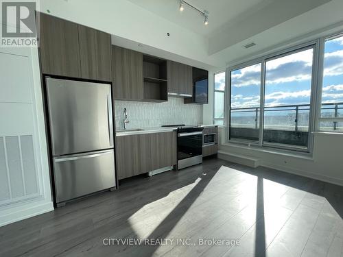 Lph05 - 405 Dundas Street, Oakville, ON - Indoor Photo Showing Kitchen