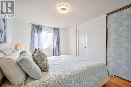 2 Battinger Gate, Toronto, ON - Indoor Photo Showing Bedroom