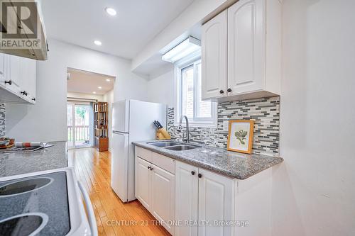 2 Battinger Gate, Toronto, ON - Indoor Photo Showing Kitchen With Double Sink