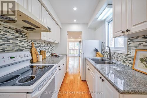 2 Battinger Gate, Toronto, ON - Indoor Photo Showing Kitchen With Double Sink With Upgraded Kitchen