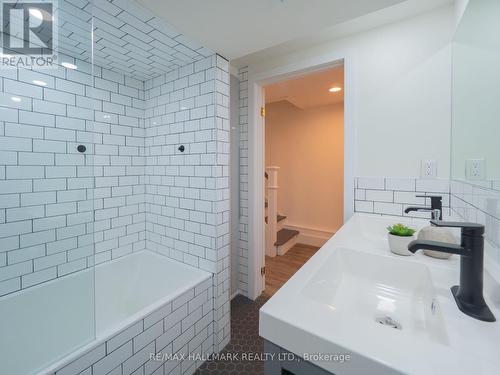 200 Simpson Avenue, Toronto, ON - Indoor Photo Showing Bathroom