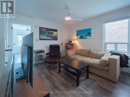 200 Simpson Avenue, Toronto, ON - Indoor Photo Showing Living Room