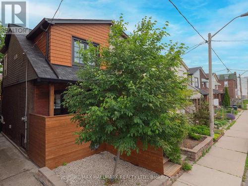 200 Simpson Avenue, Toronto, ON - Outdoor