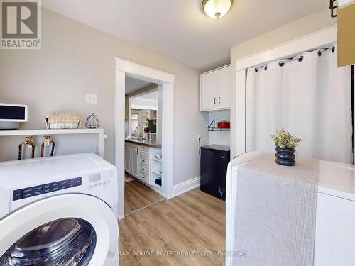 15 Patricia Avenue, Oshawa, ON - Indoor Photo Showing Laundry Room